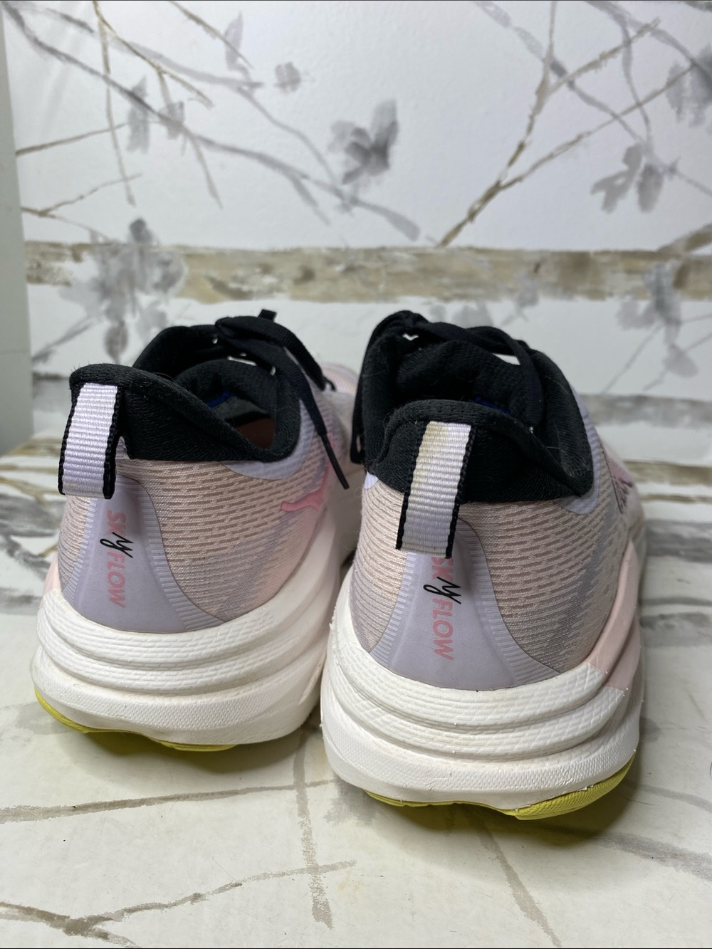 Hoka One One Skyflow Wide - Picture 5 of 9